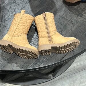 Tan Quilted Boots with Zipper